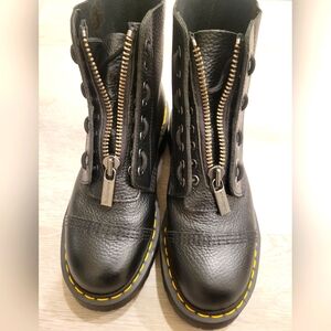 DR MARTENS BOOTS SIZE 9 BLACK